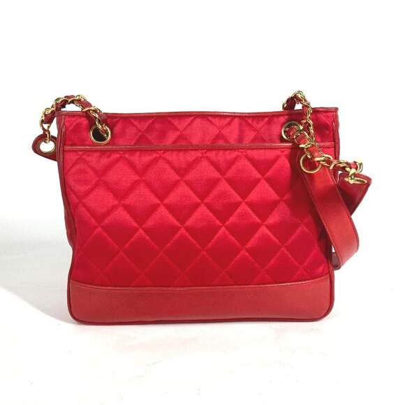 CHANEL Handbags - CHANEL Vintage Red Leather Shoulder Bag